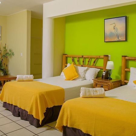 Banana Palms Hotel Рио-Дульсе Экстерьер фото