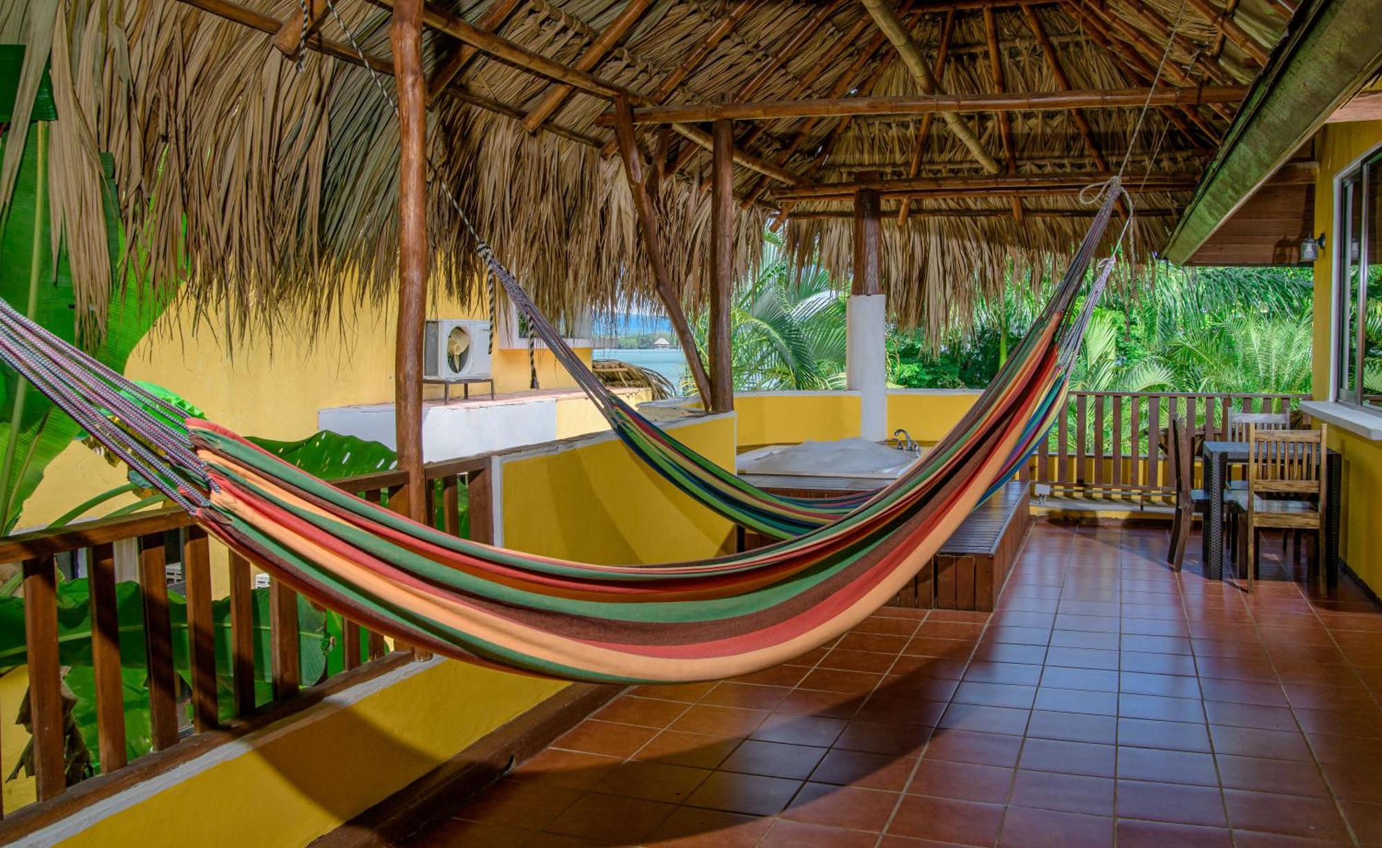 Banana Palms Hotel Рио-Дульсе Экстерьер фото