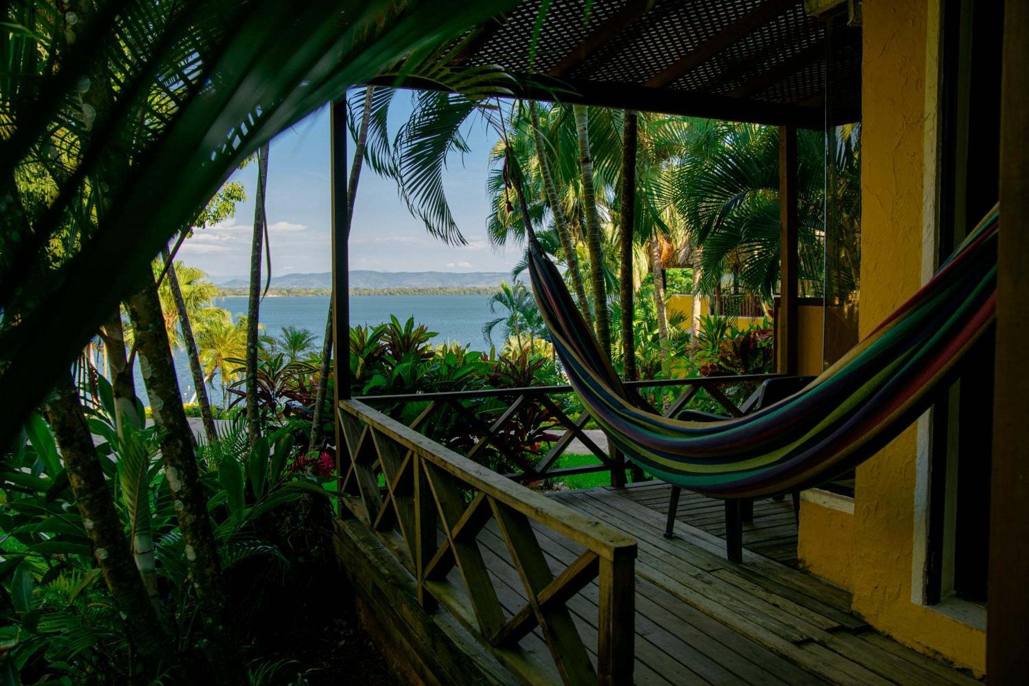 Banana Palms Hotel Рио-Дульсе Экстерьер фото