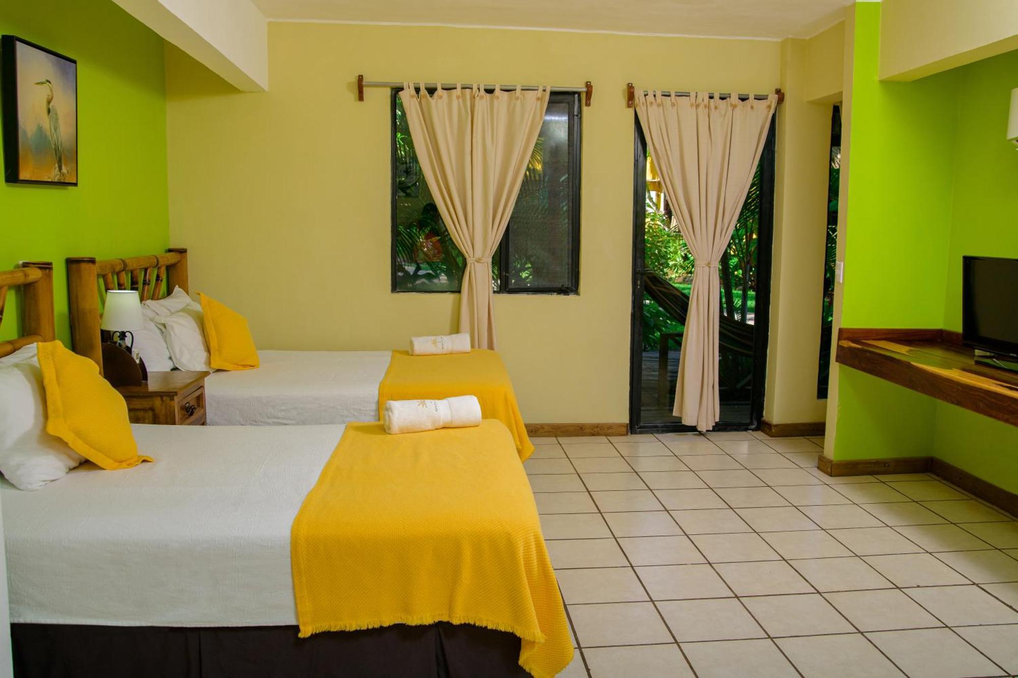 Banana Palms Hotel Рио-Дульсе Экстерьер фото