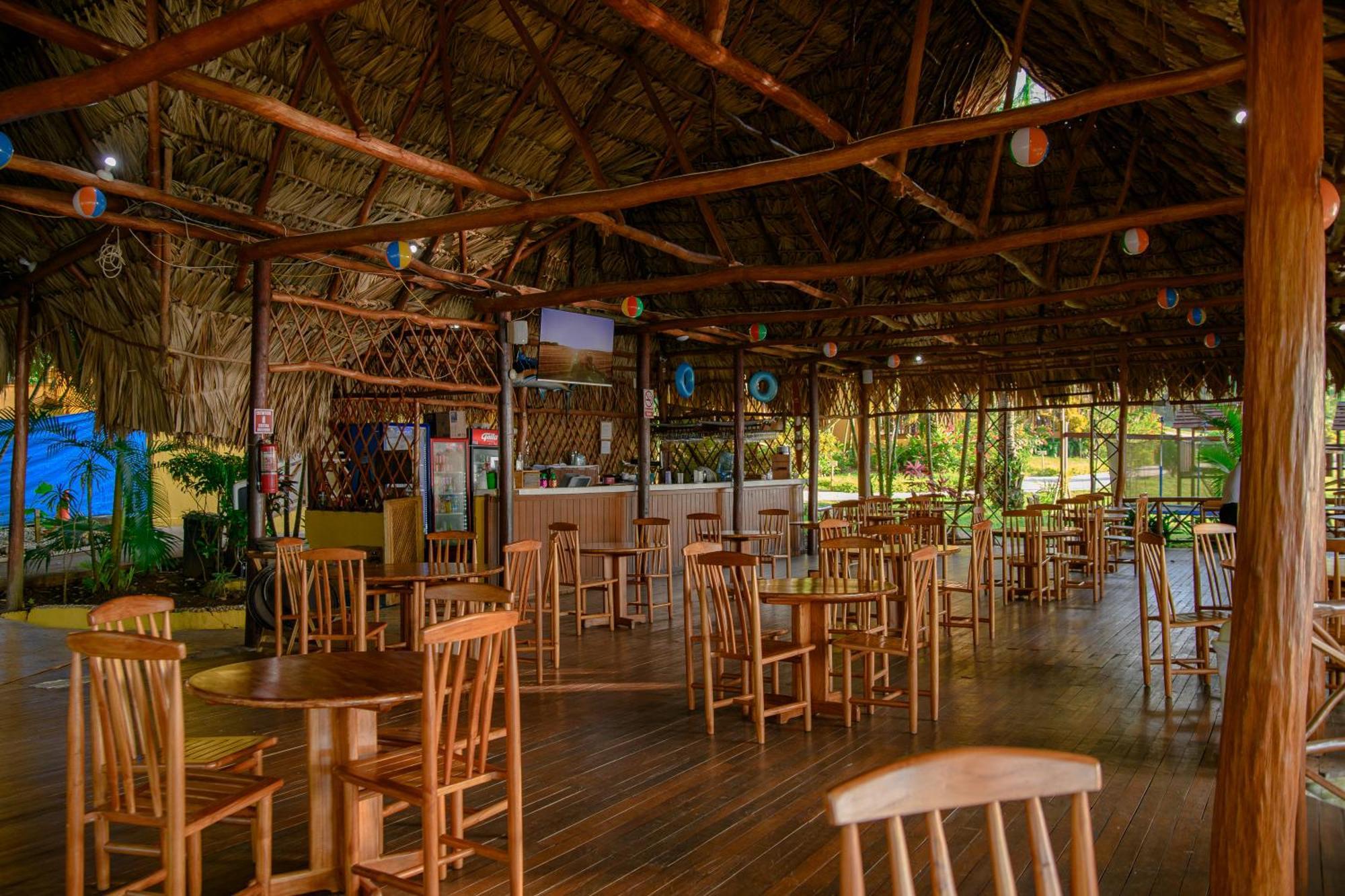 Banana Palms Hotel Рио-Дульсе Экстерьер фото