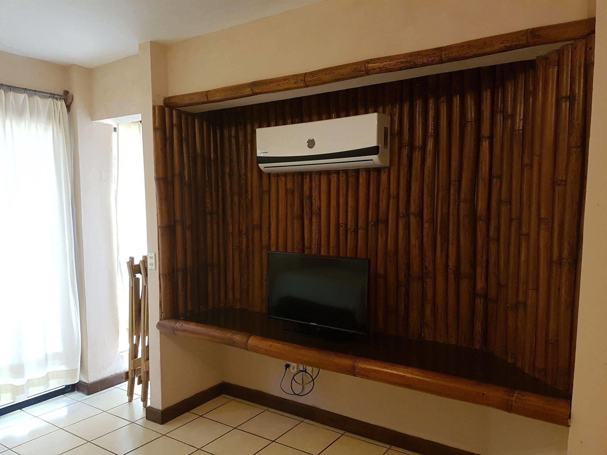 Banana Palms Hotel Рио-Дульсе Экстерьер фото