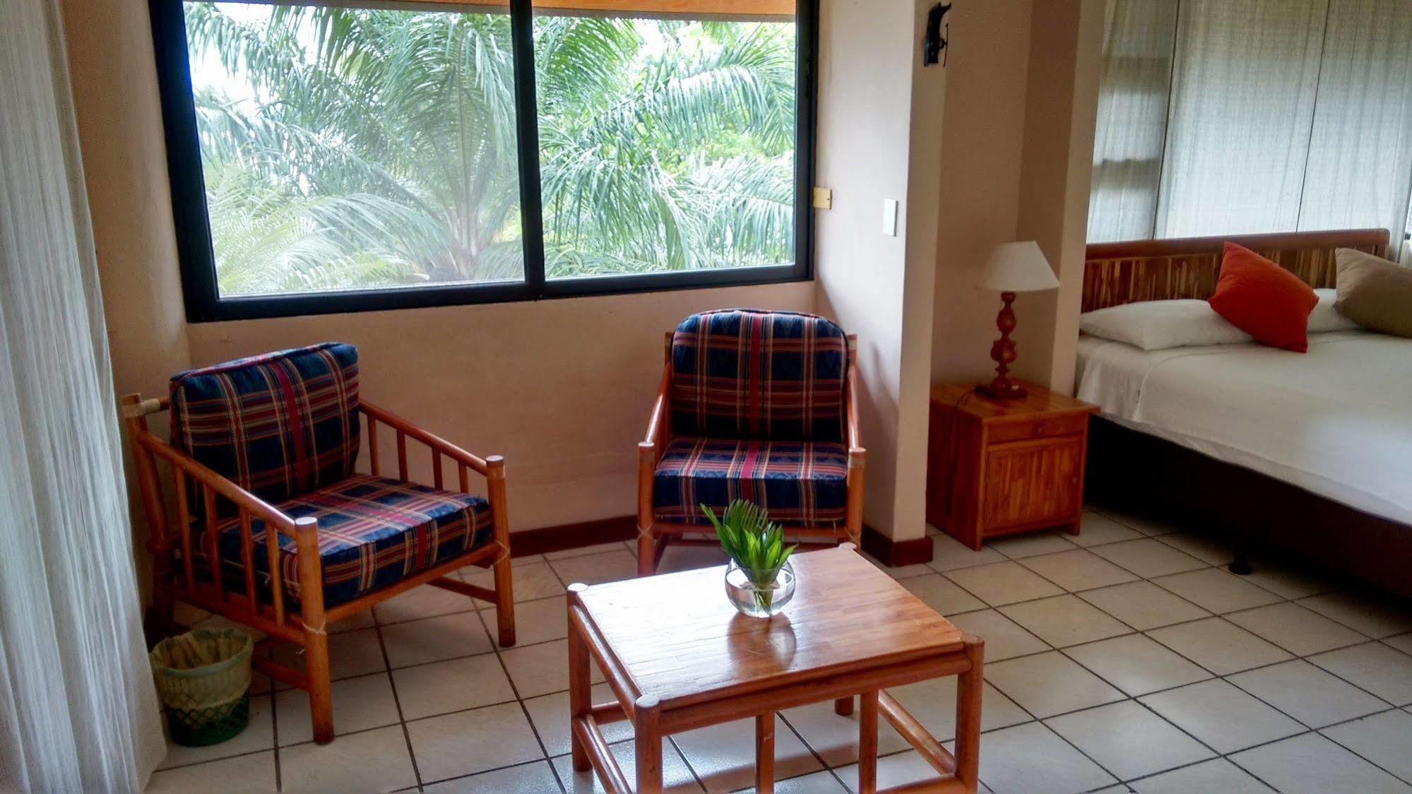 Banana Palms Hotel Рио-Дульсе Экстерьер фото